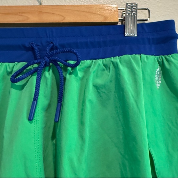 NEW NWT FP Movement Short Large - Picture 4 of 5